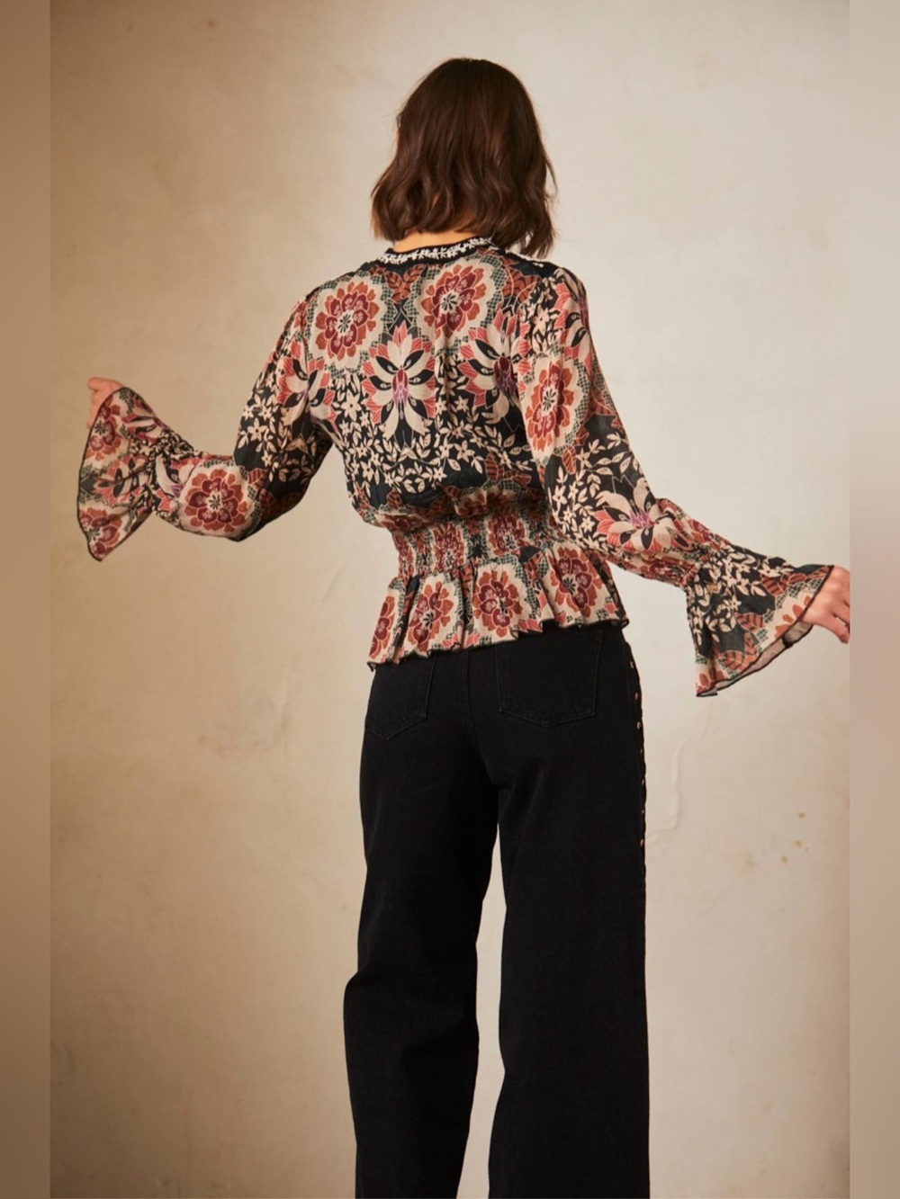 NKN Nekane Barcelona Andini Printed V-Neck Peplum Blouse Black & Blush Floral Sm - Picture 7 of 14